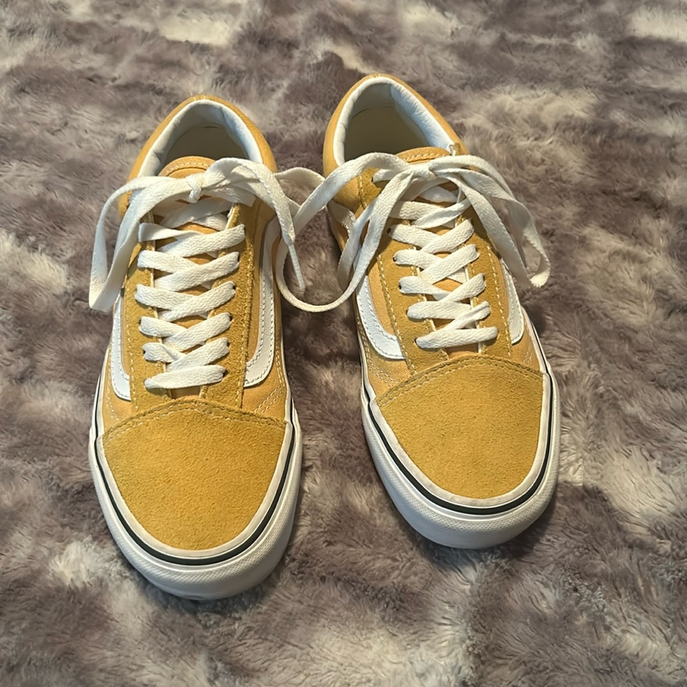 Vans Unisex Old Skool Skate Shoes, Cyber Yellow and white/ EUC